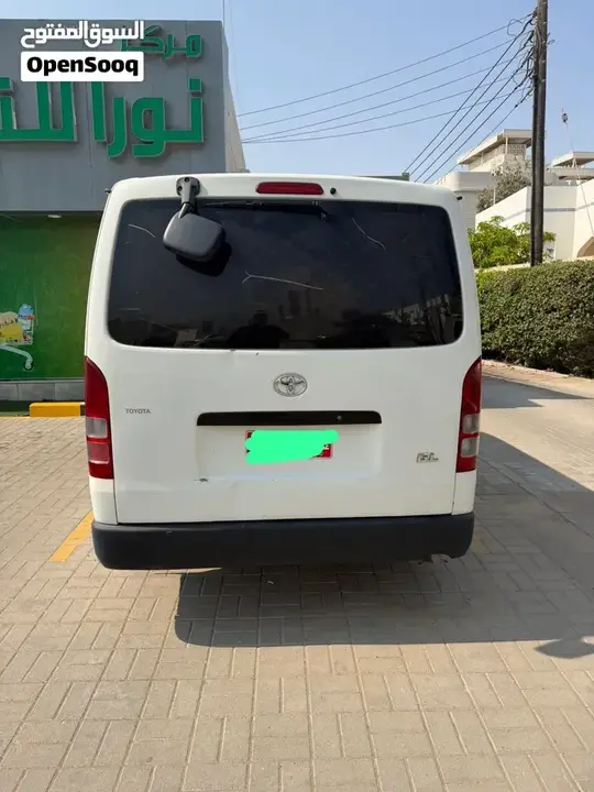 Toyota Hiace 2017 photo 2