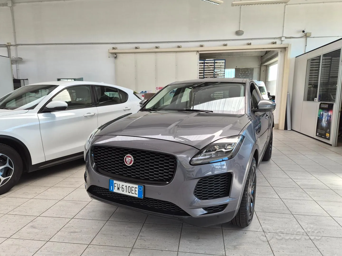 Jaguar E-Pace 2019 photo 2