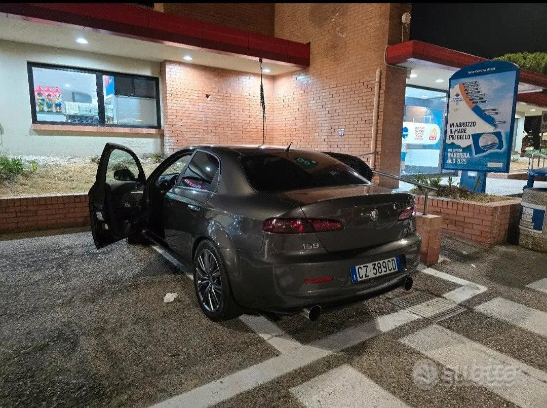 Alfa Romeo 159 2006 photo 4