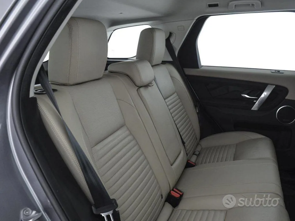 Land Rover Discovery Sport 2022 photo 5