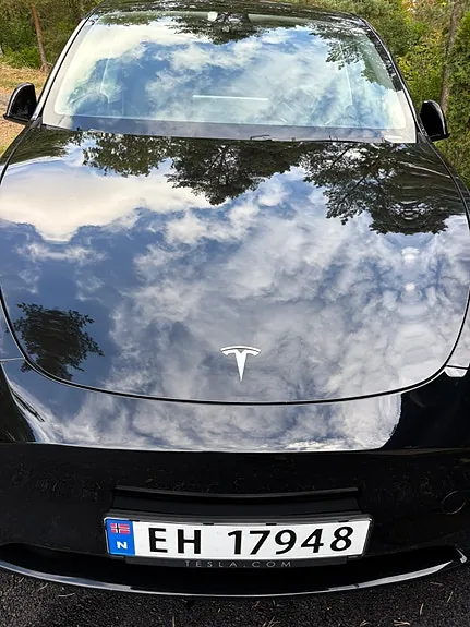 Tesla Model Y 2023 photo 3