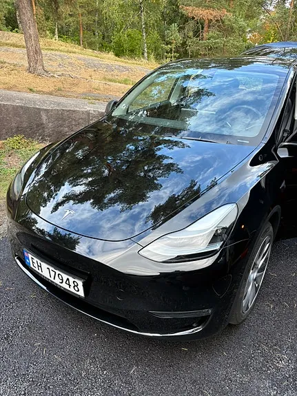 Tesla Model Y 2023 photo 4