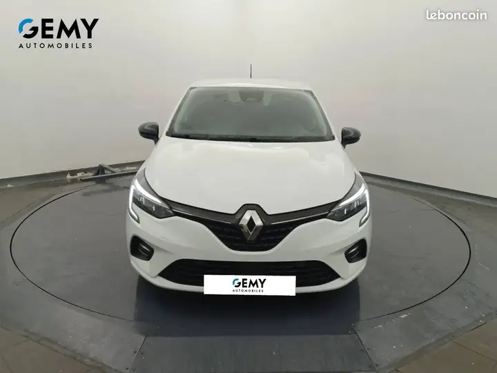Renault Clio 2023 photo 2