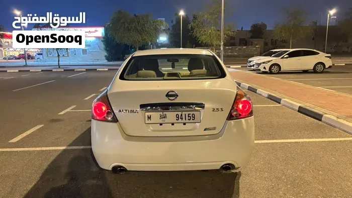 Nissan Altima 2010 photo 2