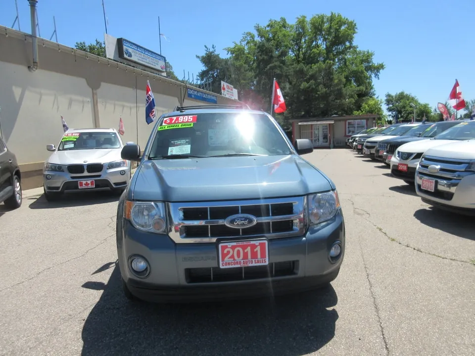 Ford Escape 2011 photo 2