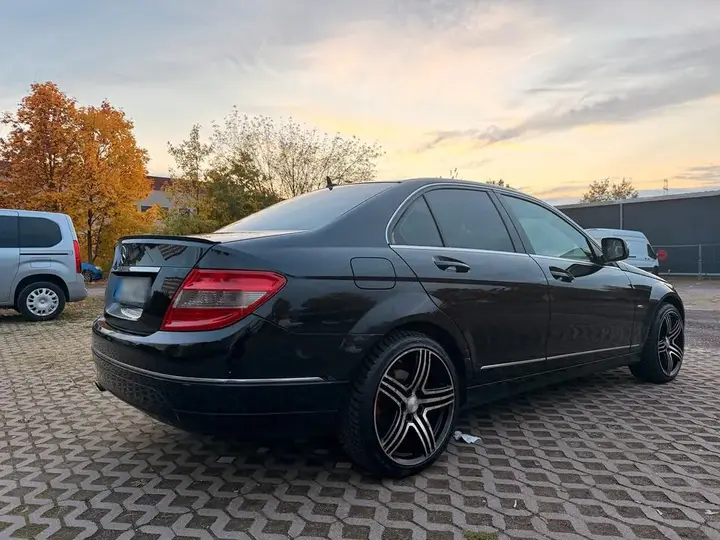Mercedes-Benz C200