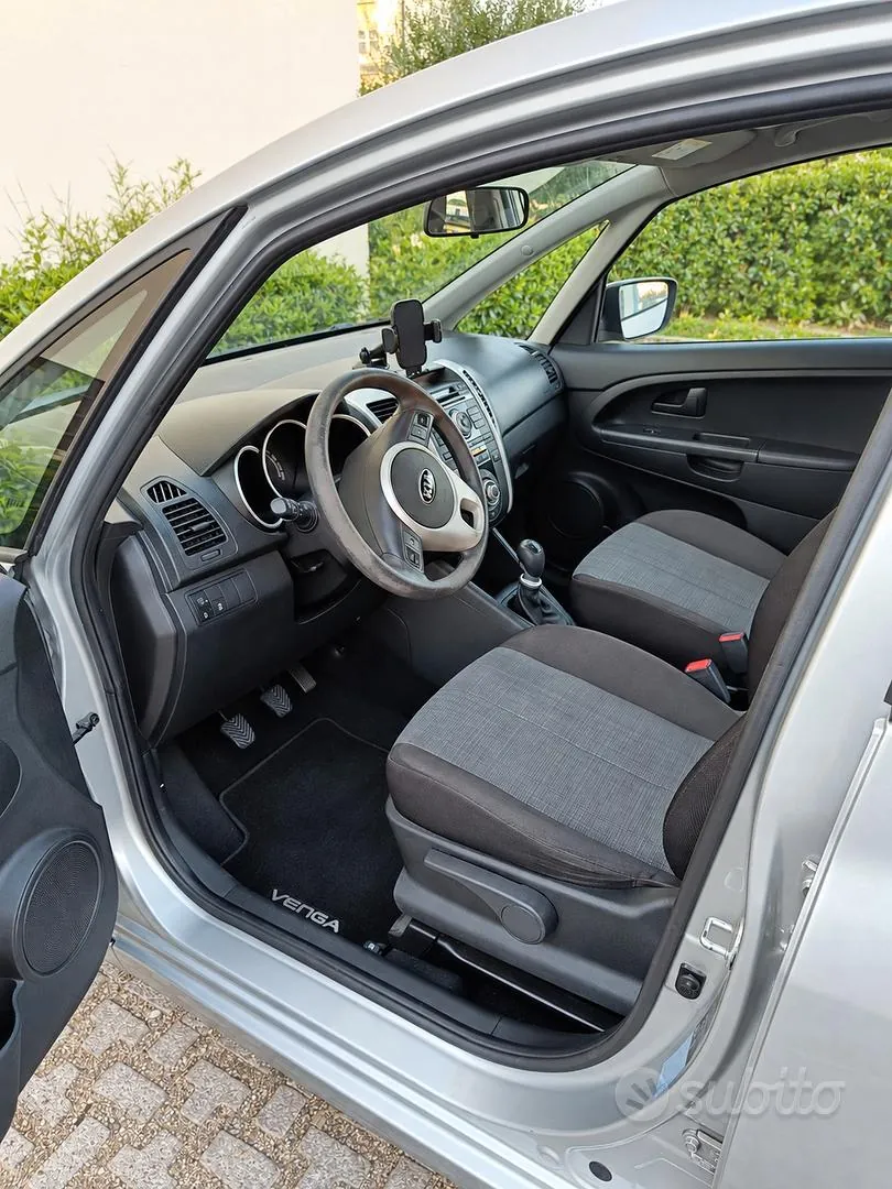 Kia Venga 2014 photo 4