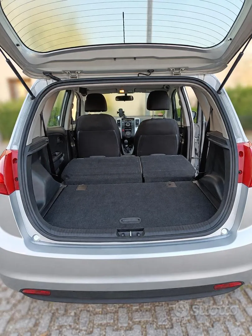 Kia Venga 2014 photo 3