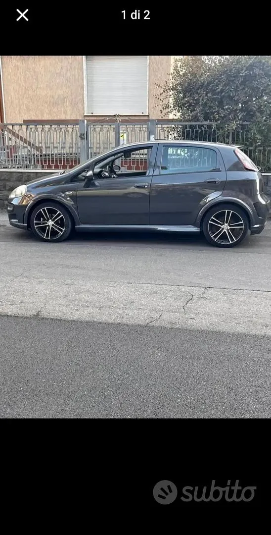 Fiat Punto 2011 photo 2