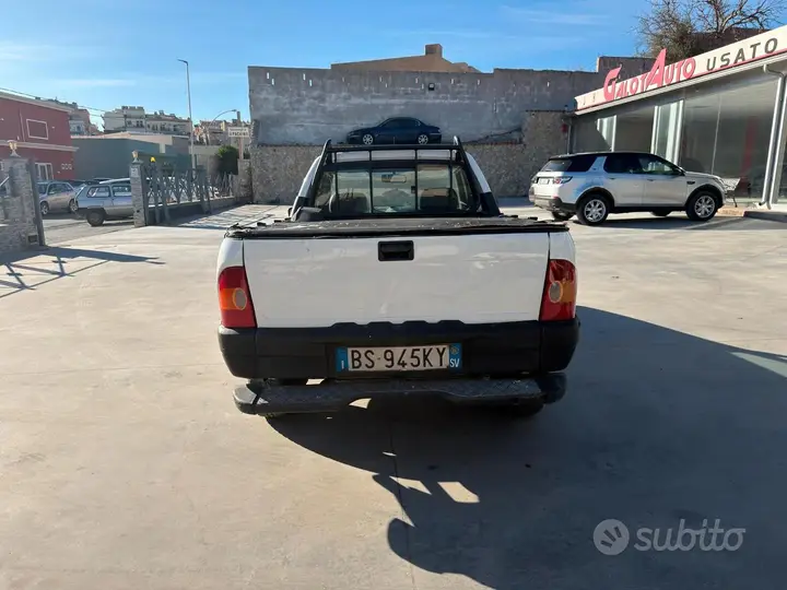 Fiat Strada 2001 photo 3