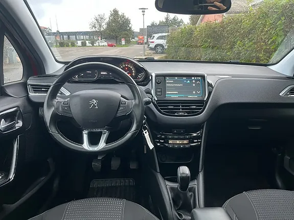 Peugeot 208 2019 photo 4