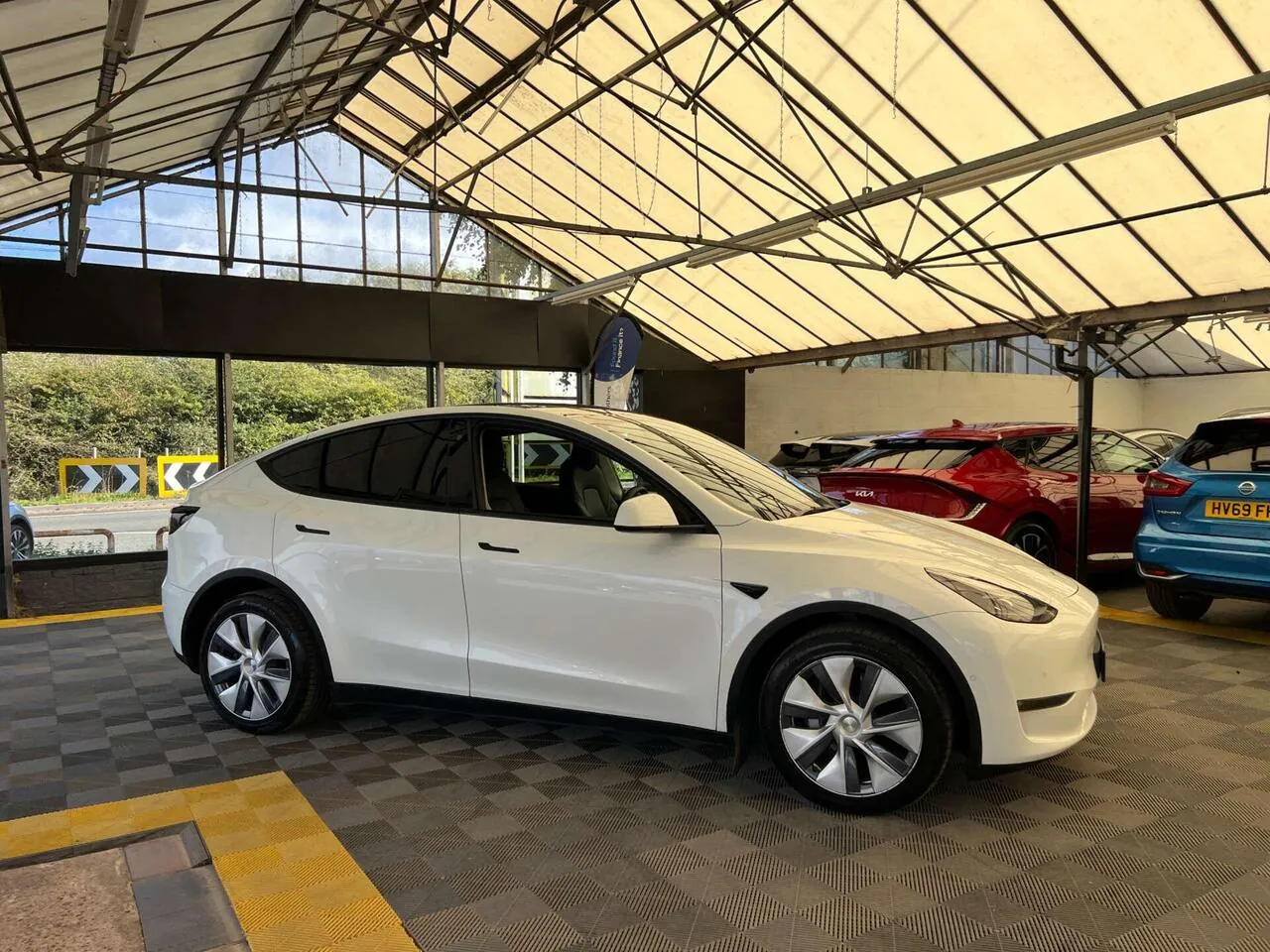 Tesla Model Y 2022 photo 3
