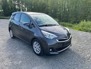 Toyota Verso-S 2016 photo 2