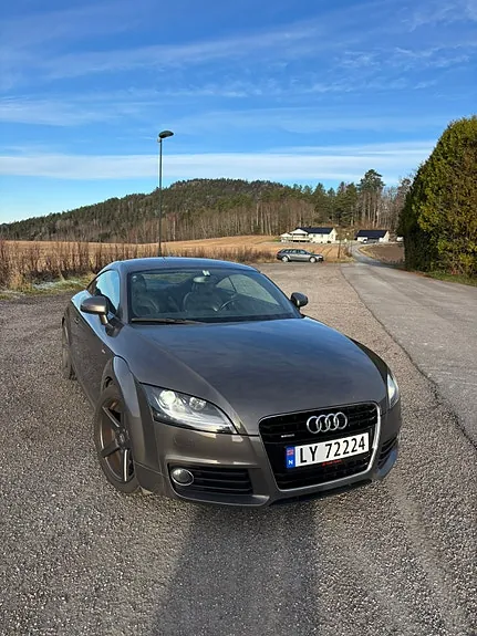 Audi Tt 2011 photo 2