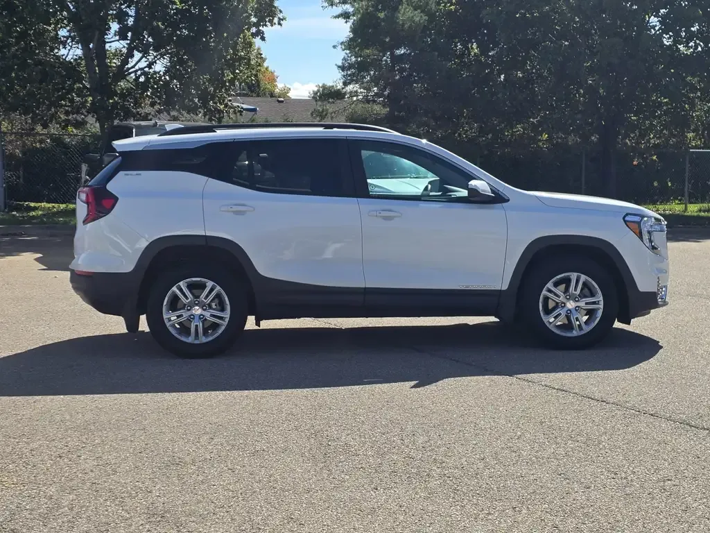 GMC Terrain 2024 photo 4