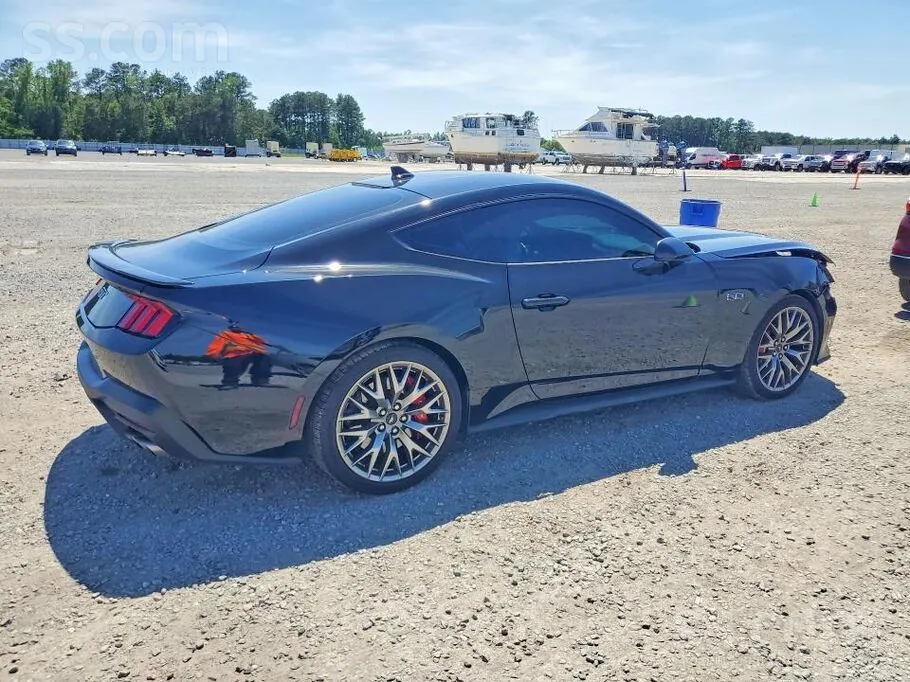 Ford Mustang 2024 photo 3