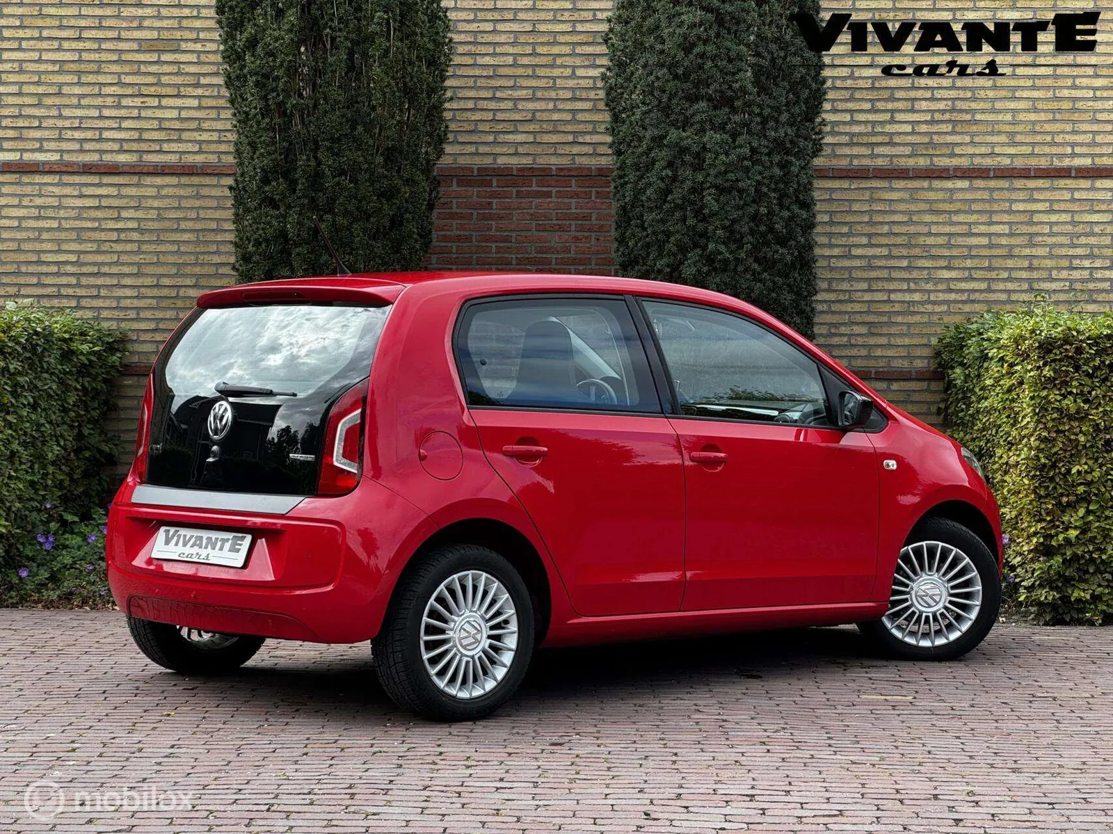 Volkswagen Up 2013 photo 2