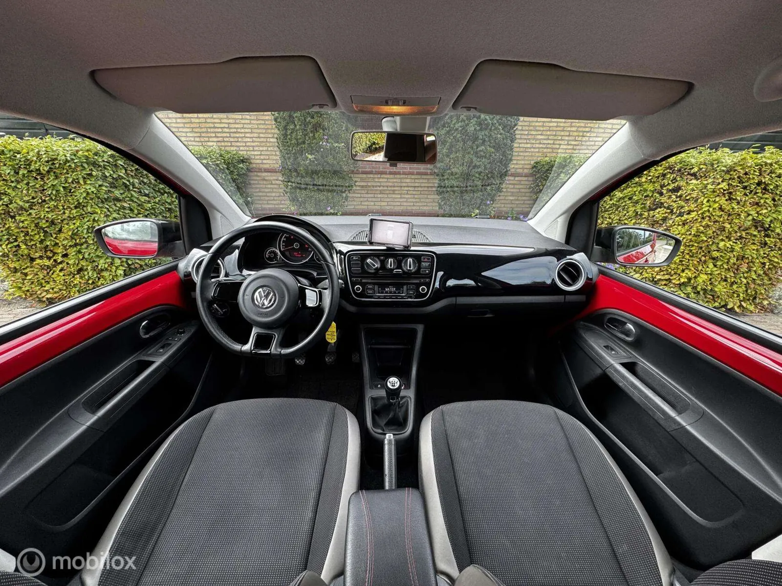 Volkswagen Up 2013 photo 3
