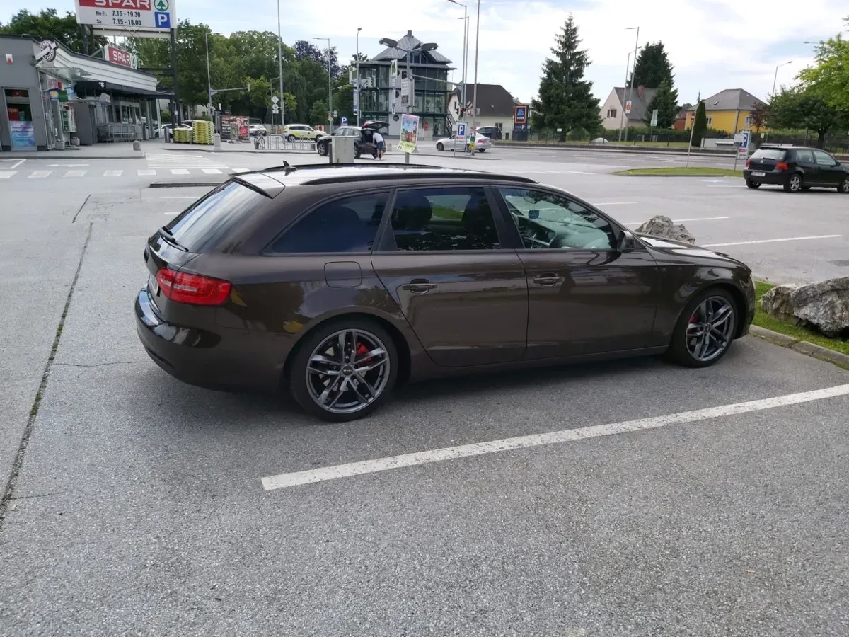 Audi A4 2012 photo 3