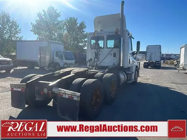 Freightliner Cascadia 2013 photo 3