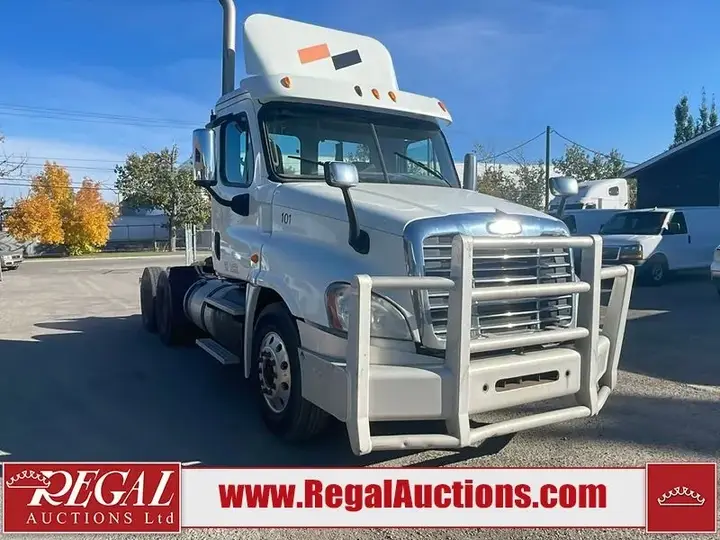 Freightliner Cascadia 2013 photo 2