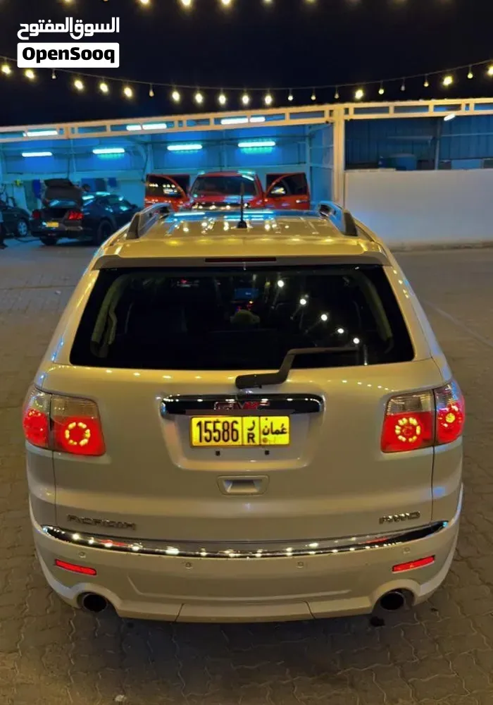GMC Acadia 2012 photo 2