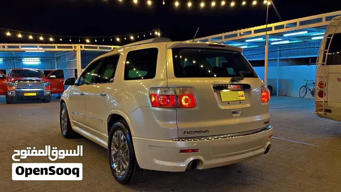 GMC Acadia 2012 photo 4