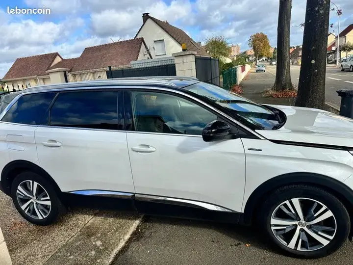 Peugeot 5008 2017 photo 2