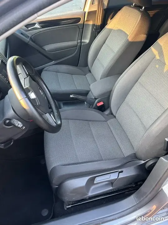 Volkswagen Golf 2010 photo 3