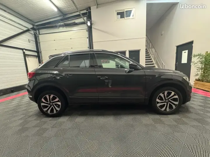 Volkswagen T-Roc 2021 photo 4