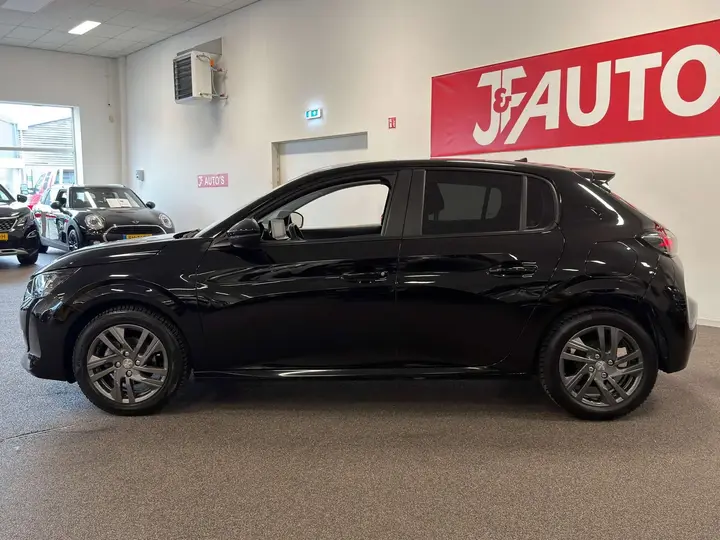 Peugeot 208 2021 photo 2