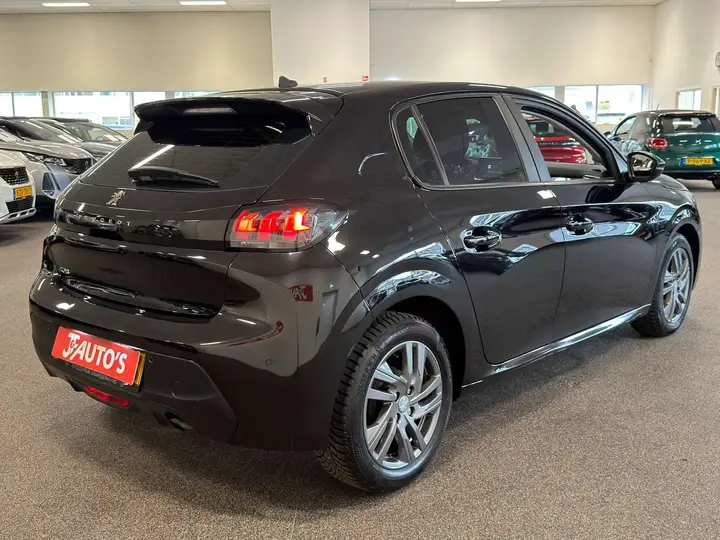 Peugeot 208 2021 photo 5