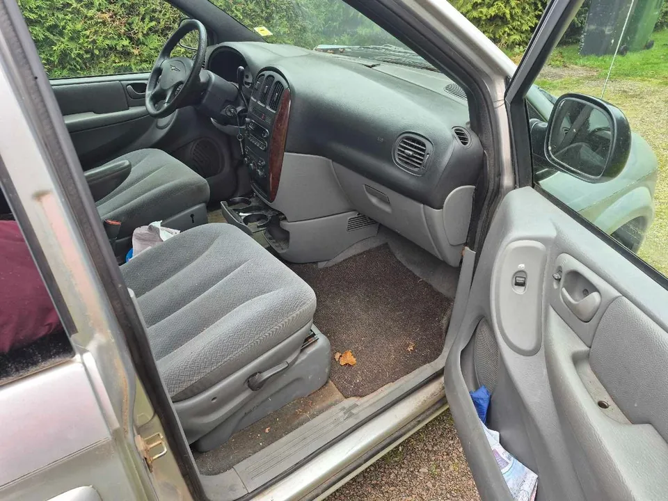 Chrysler Town & Country 2006 photo 3