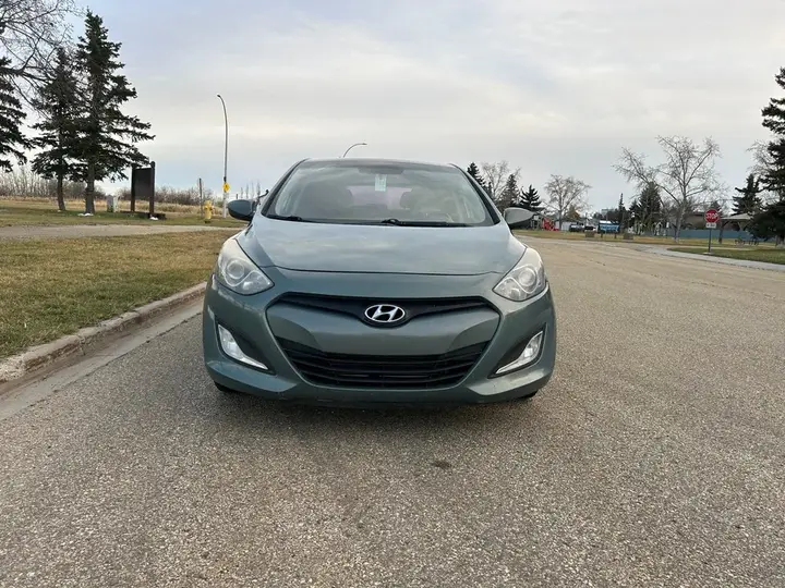 Hyundai Elantra 2013 photo 2