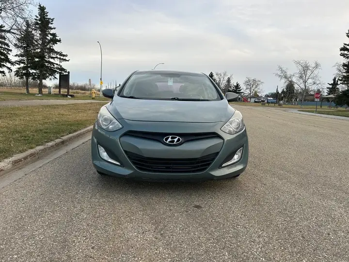 Hyundai Elantra 2013 photo 3
