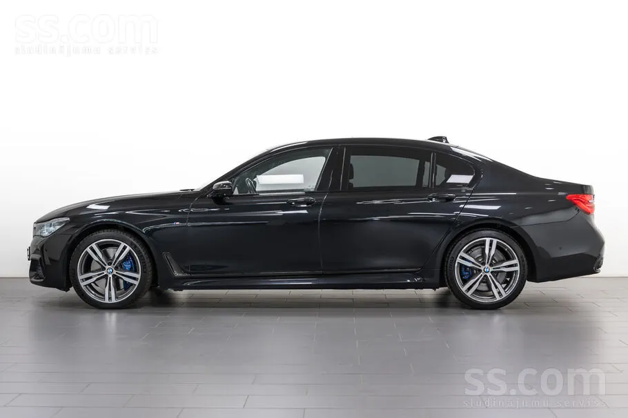 BMW 750 2017 photo 2