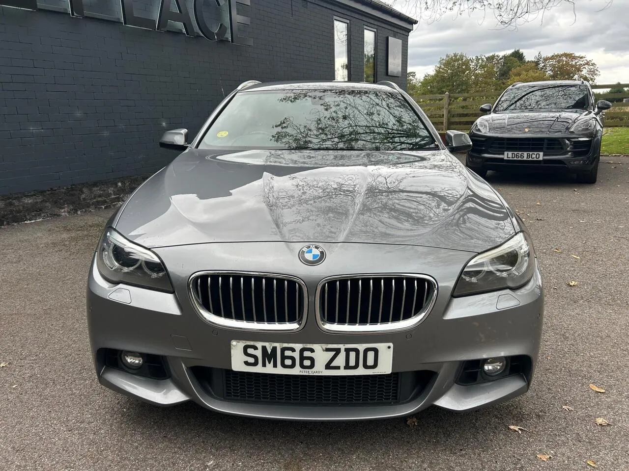 BMW 5 Series 2017 photo 3