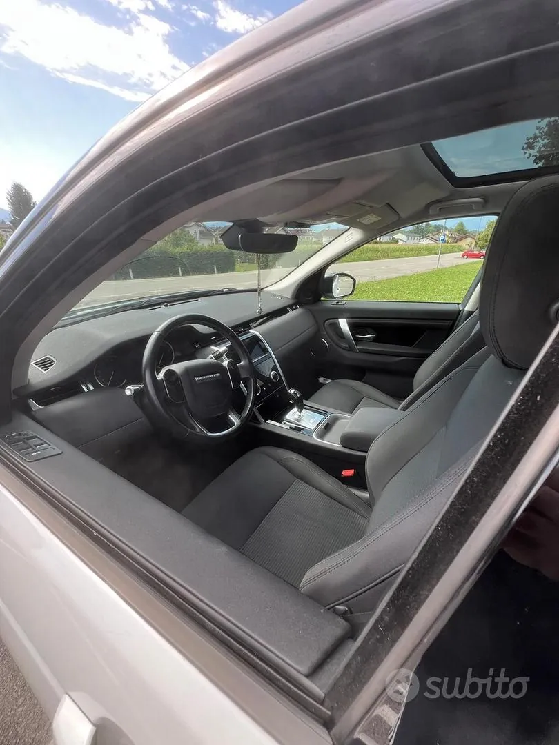 Land Rover Discovery Sport 2020 photo 3