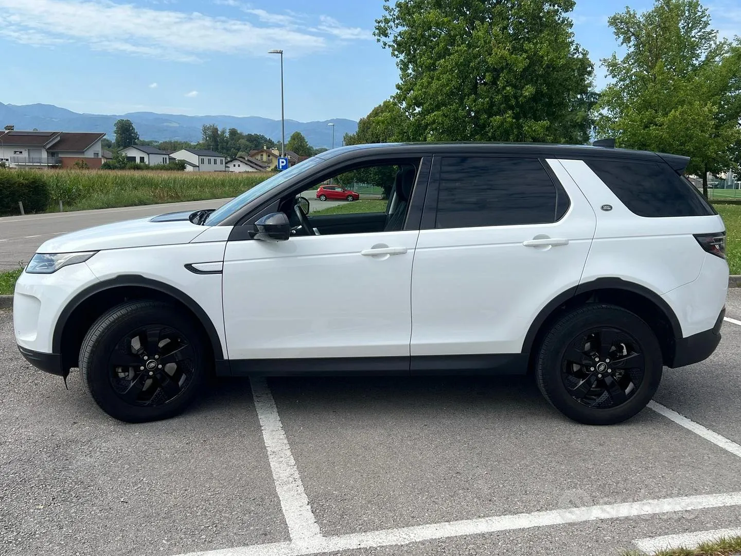 Land Rover Discovery Sport 2020 photo 5