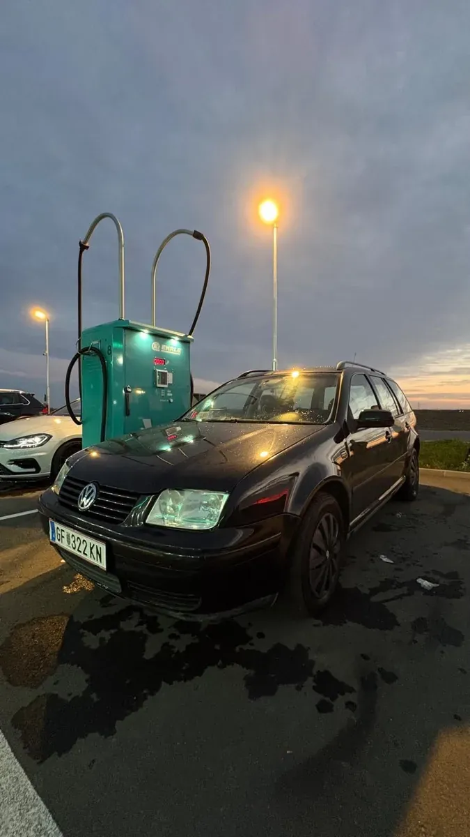 Volkswagen Bora 2004 photo 2