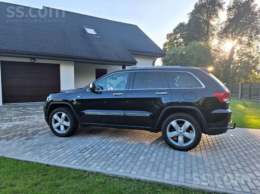 Jeep Grand Cherokee 2011 photo 2