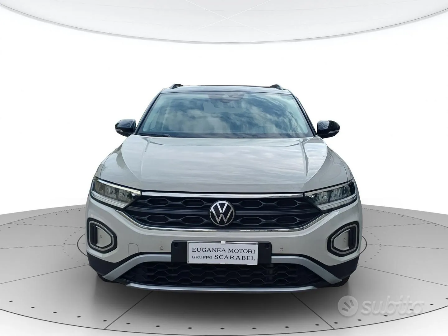 Volkswagen T-Roc 2023 photo 2