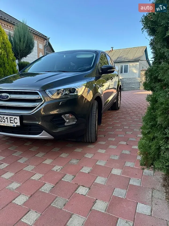 Ford Kuga 2018 photo 2