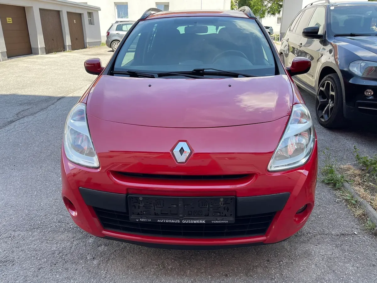 Renault Clio 2010 photo 2