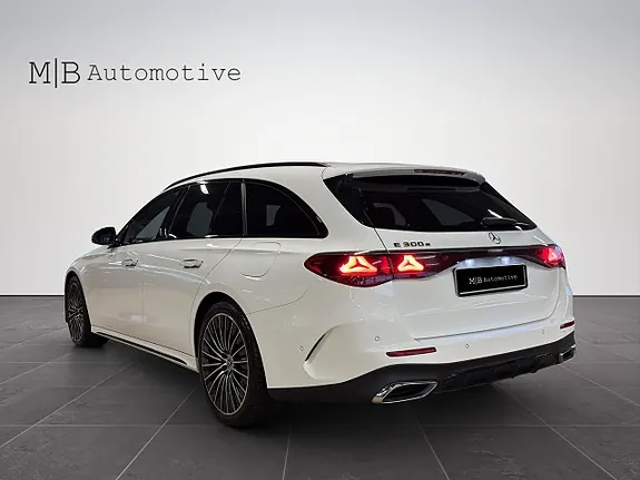 Mercedes-Benz E300 2024 photo 4