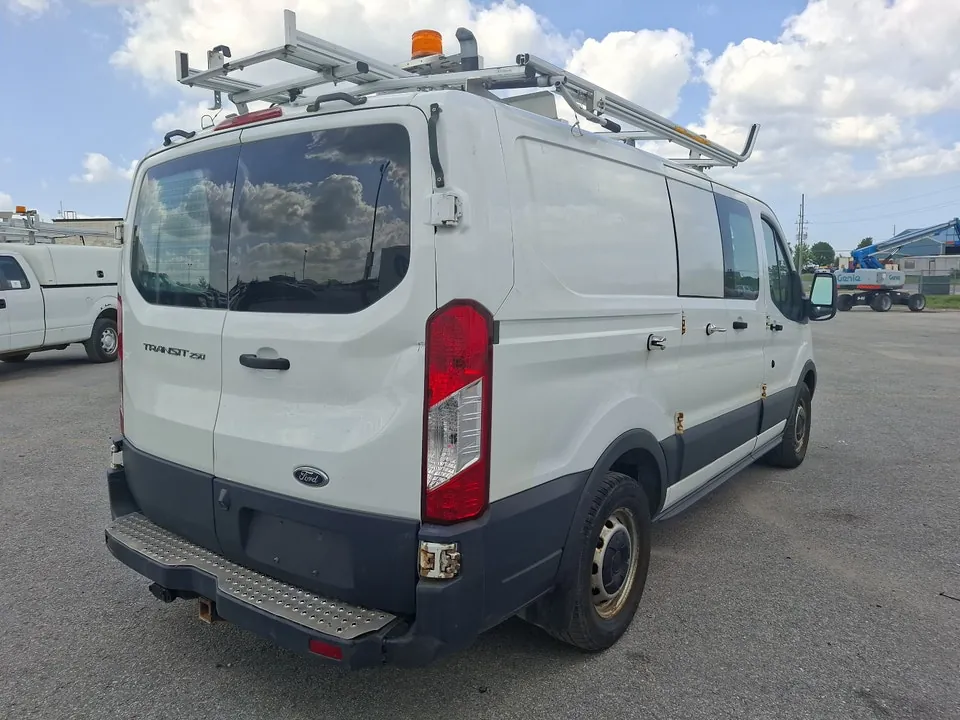 Ford Transit 2016 photo 5