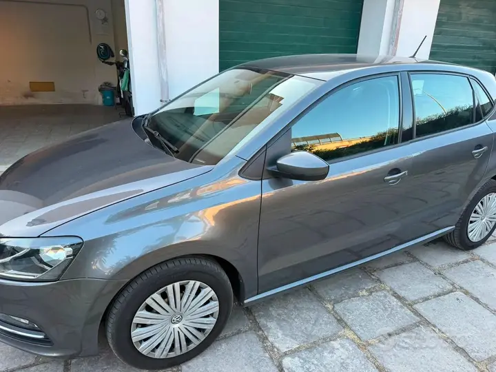 Volkswagen Polo 2015 photo 2
