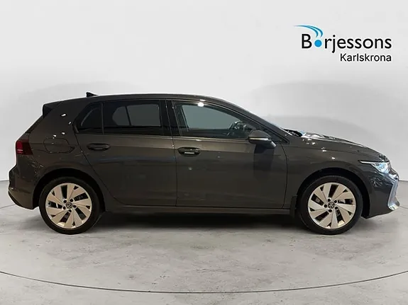 Volkswagen Golf I 2026 photo 3
