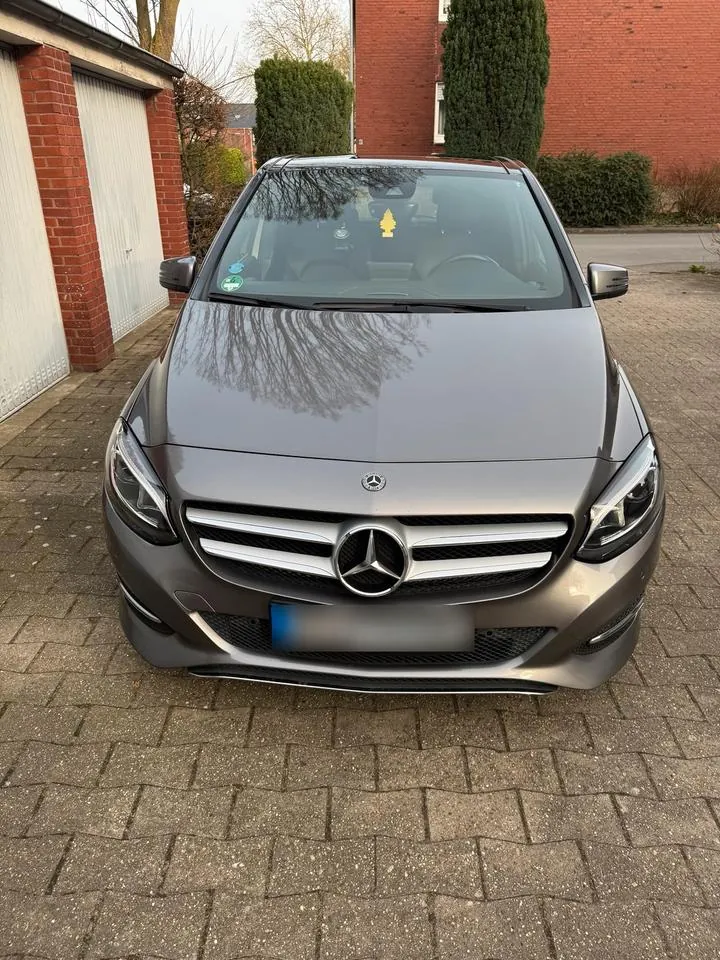 Mercedes-Benz B200