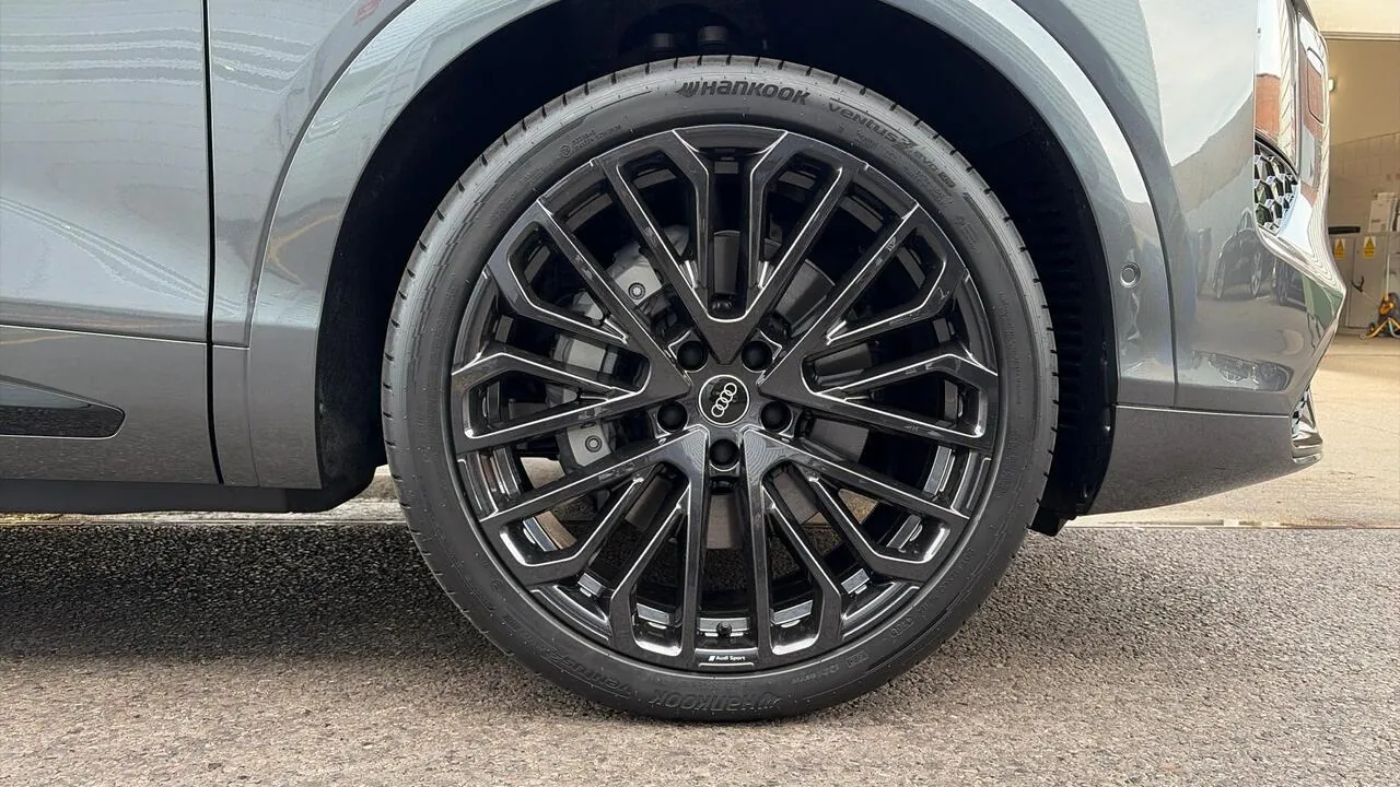 Audi Q7 photo 5